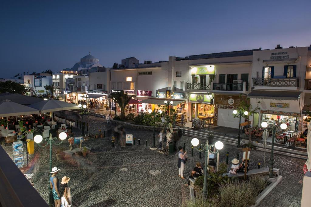 Santorini Main Square - Resim 36
