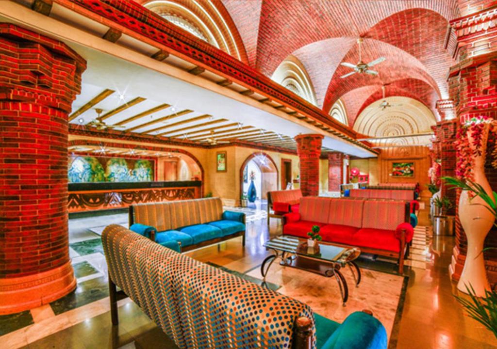 Posezení v ubytování Ramoji Film City- Tara Comfort Hotel