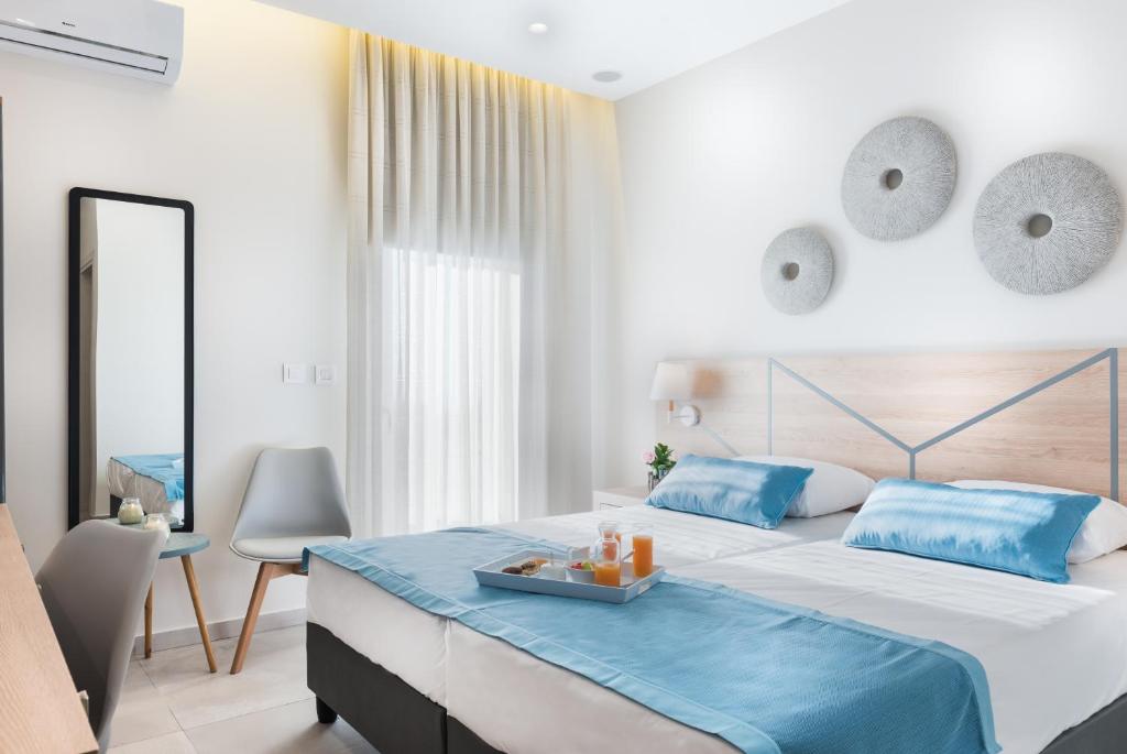 Santorini Main Square - Resim 25