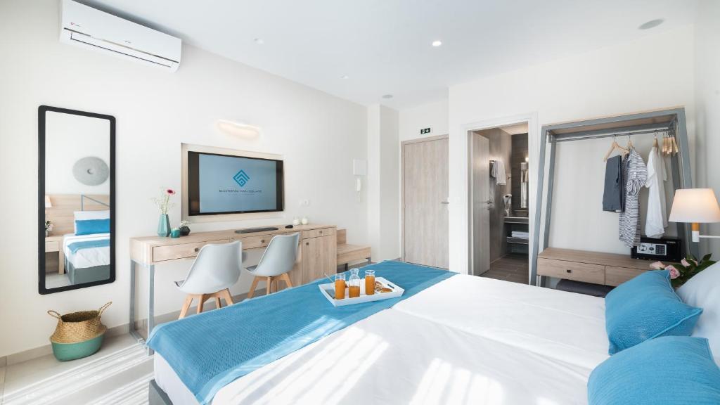 Santorini Main Square - Resim 29