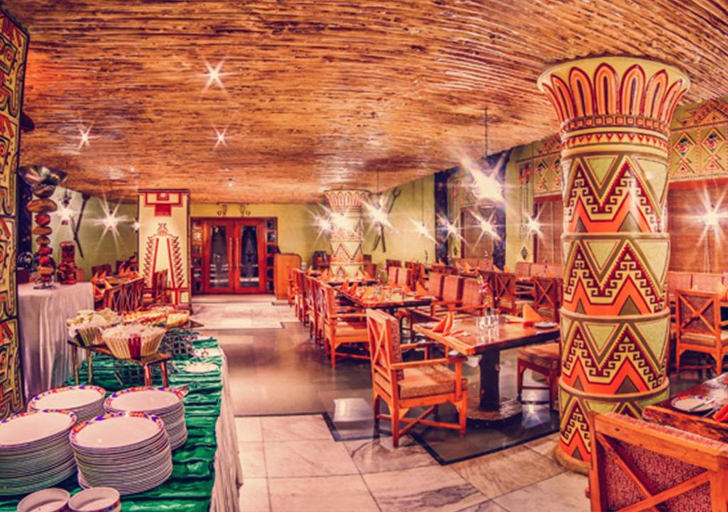 Posezení v ubytování Ramoji Film City- Tara Comfort Hotel