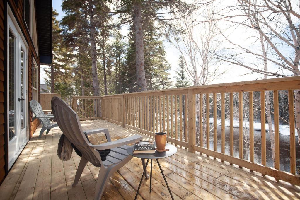 Balkón nebo terasa v ubytování Indian Falls Chalets