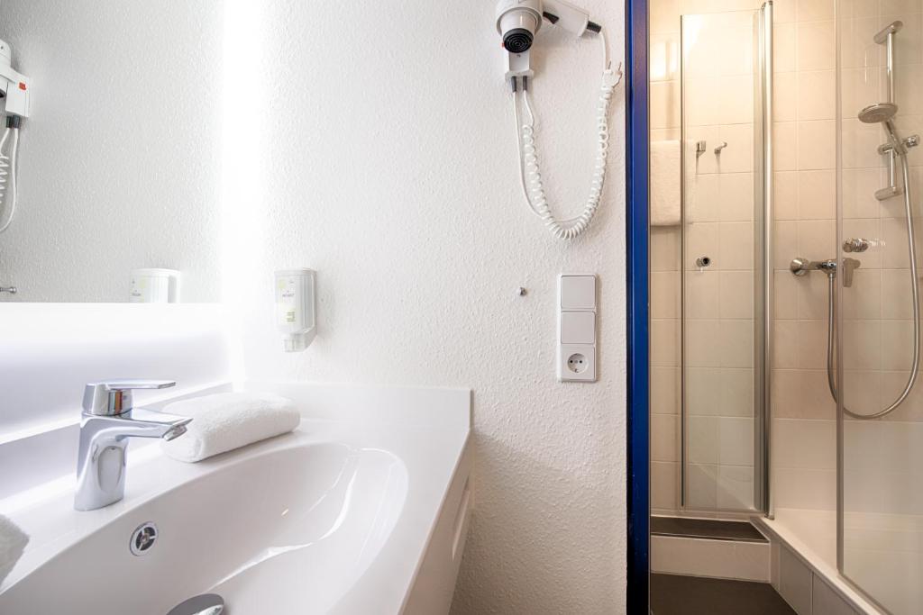 Koupelna v ubytování ACHAT Hotel Dresden Altstadt