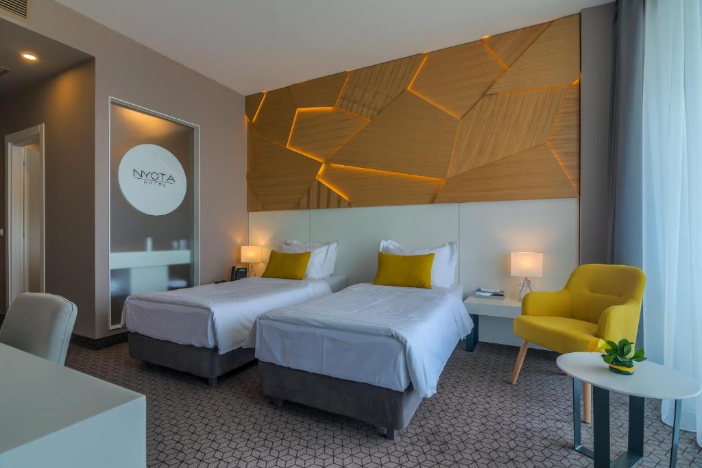 Nyota Hotel & Conference Center - Superior Double Or Twin Room With Lake View