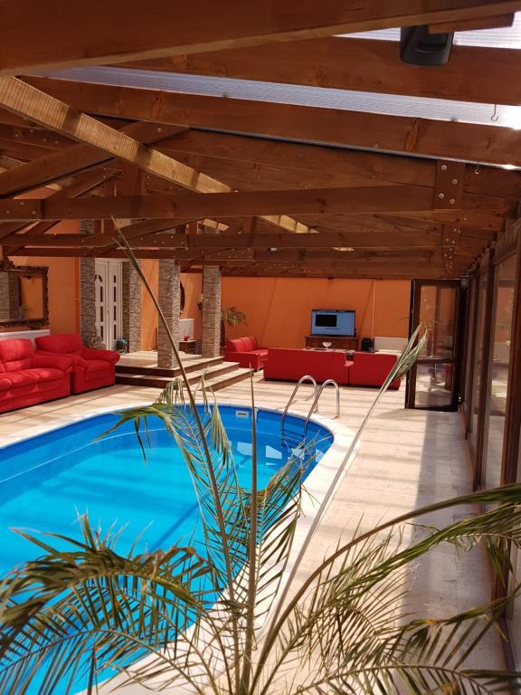 Bazén v ubytování Casa Piri nebo v jeho okolí