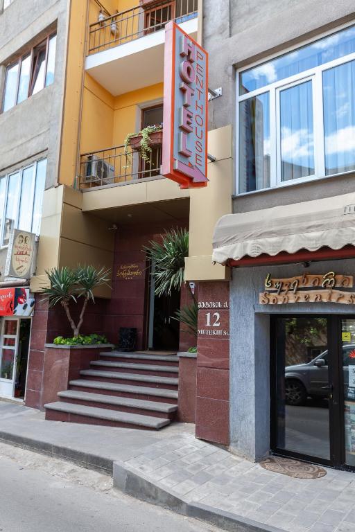 Budova, kde se hotel nachází