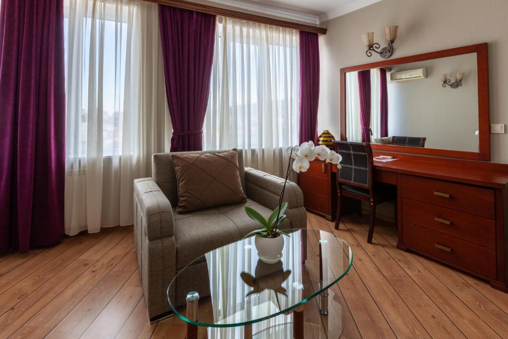 Posezení v ubytování Penthouse Hotel