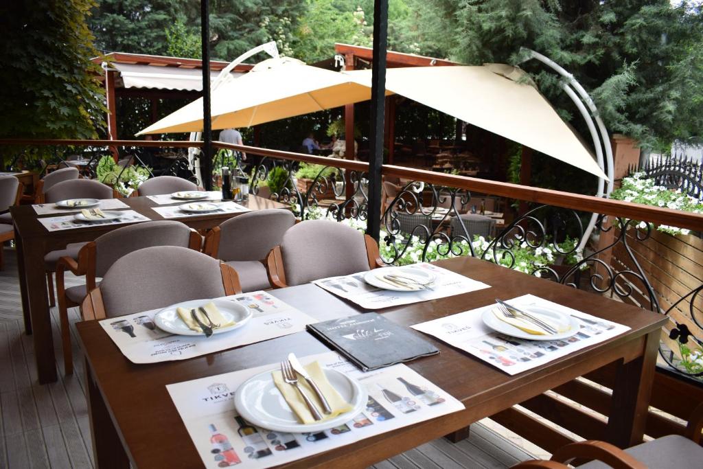 Zahrada ubytování Hotel Aristocrat & Fish Restaurant