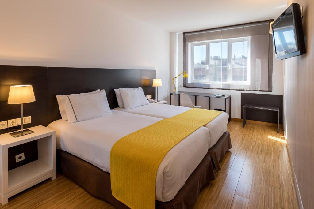 Rafaelhoteles Atocha - Resim 11