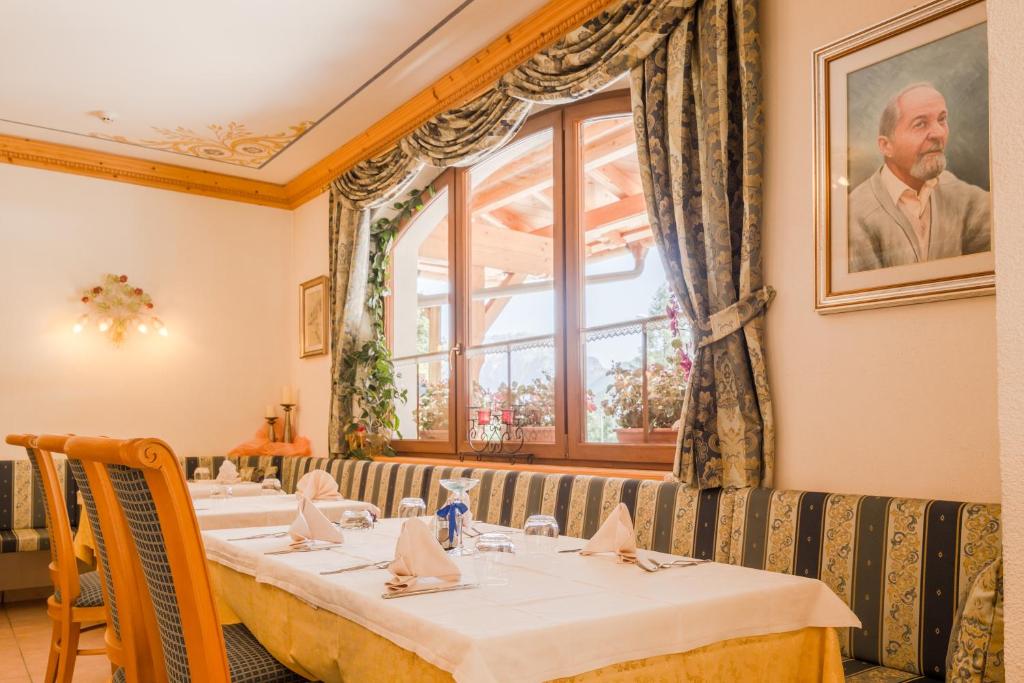Restauracja lub miejsce do jedzenia w obiekcie Pineta Pastry Hotel