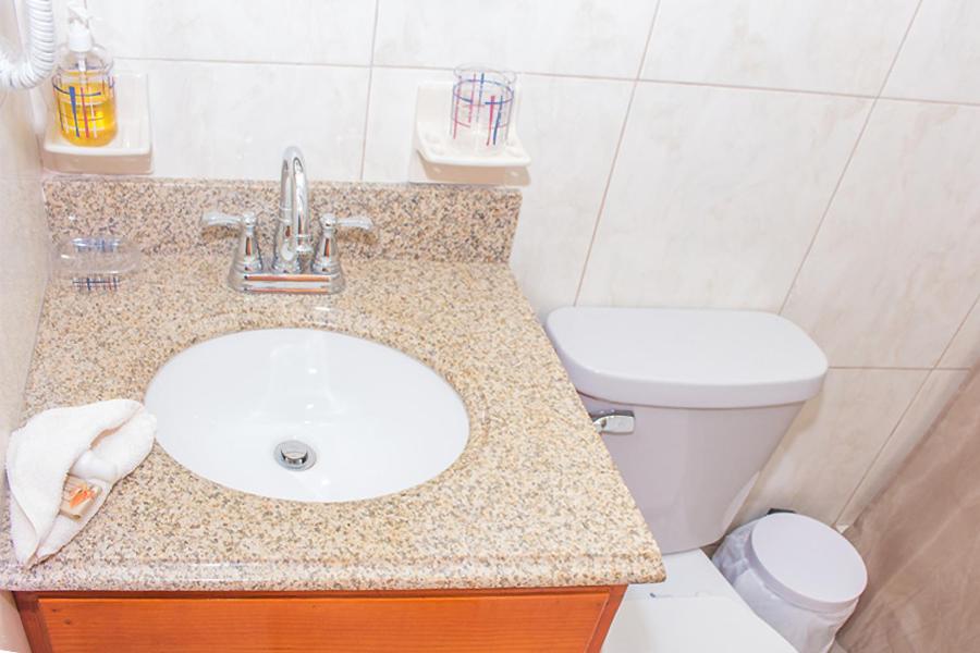 Koupelna v ubytování Hotel Alexandrina