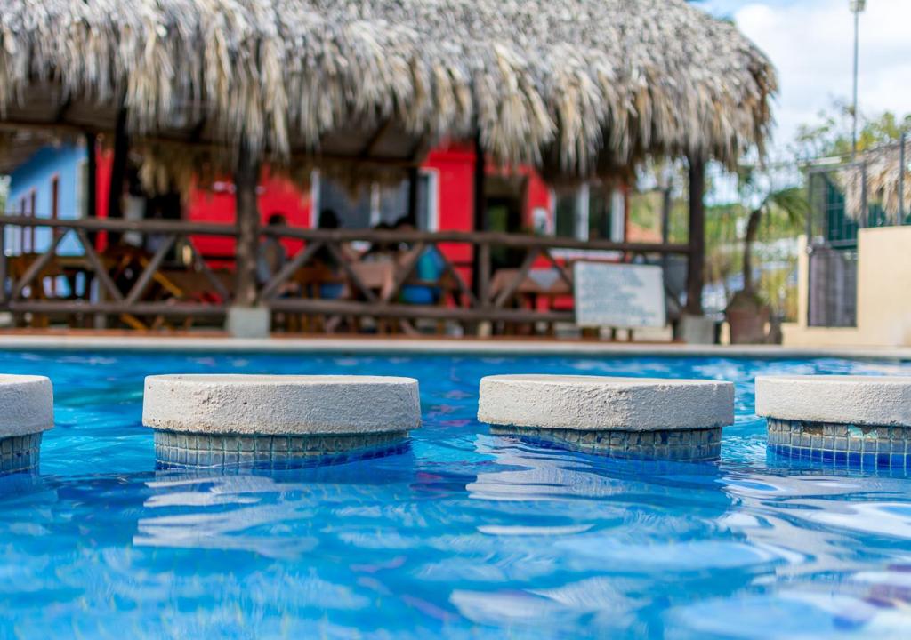 Bazén v ubytování Hotel Guanacaste Lodge nebo v jeho okolí
