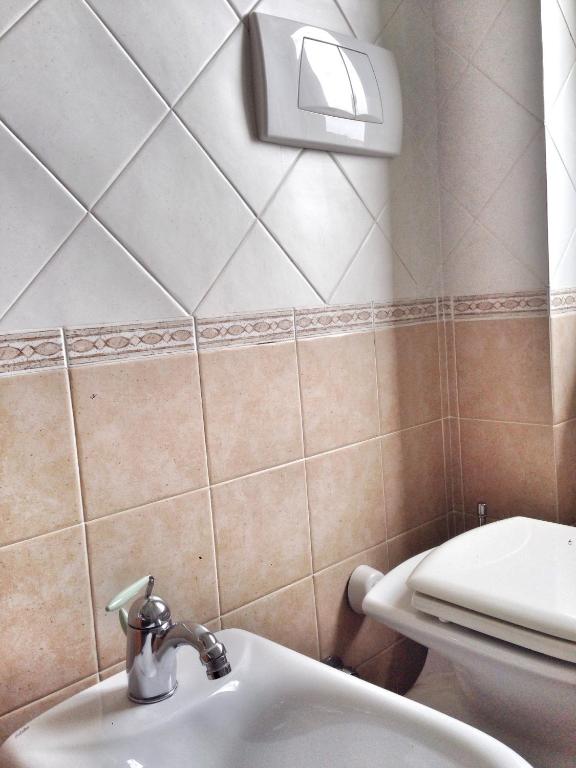 A bathroom at Bilocale Valverde