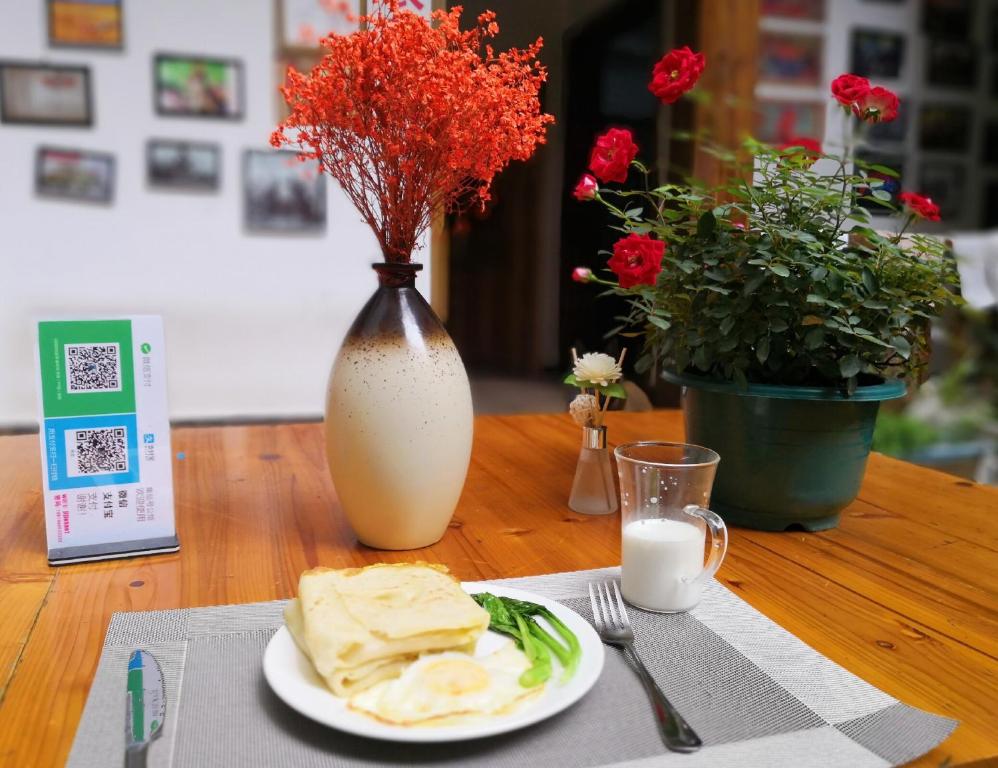 Jídlo v hostelu nebo okolí