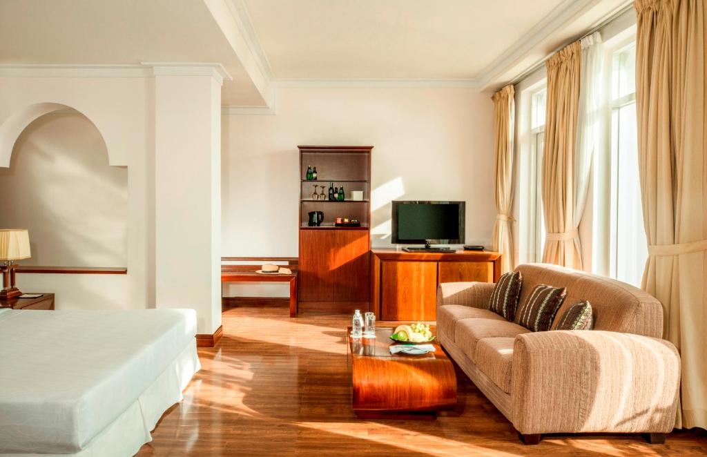 Premium Deluxe King with Ocean View  + Inclusive One-Time Afternoon Tea per room