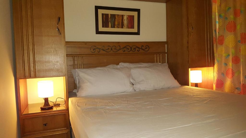Een bed of bedden in een kamer bij بورتو مطروح Porto Matrouh for Family