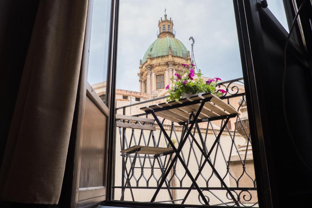 Rõdu või terrass majutusasutuses Centro Casa Monteleone