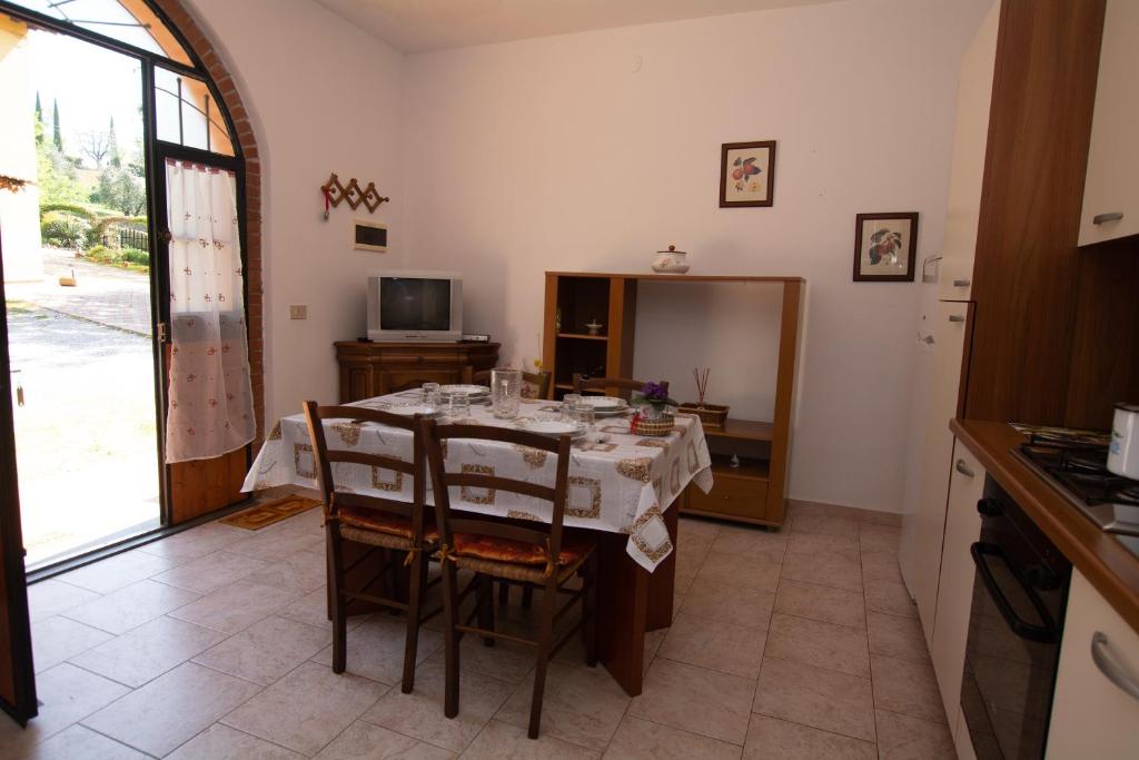 Kuchyň nebo kuchyňský kout v ubytování Appartamenti Massarella