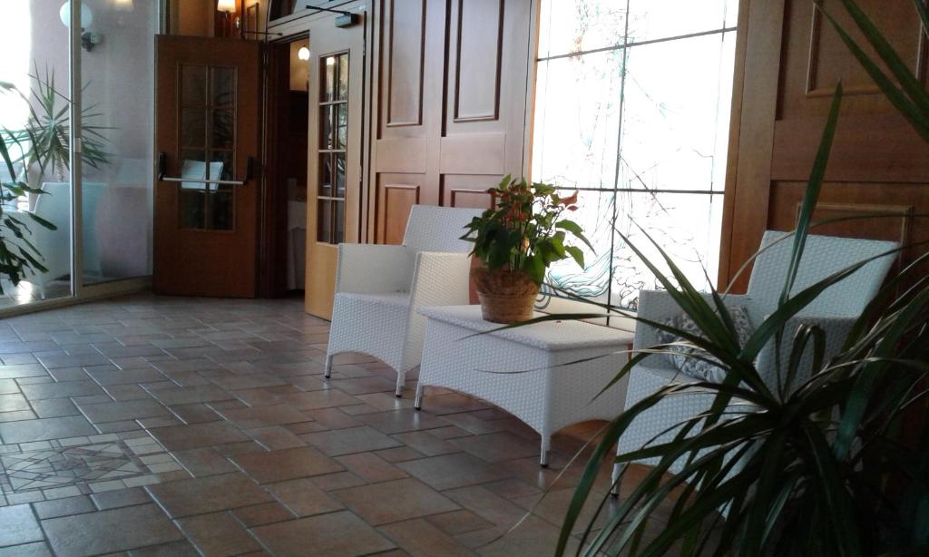 Hotel Trevi Riccione, in centro sul mare con cucina - Resim 38