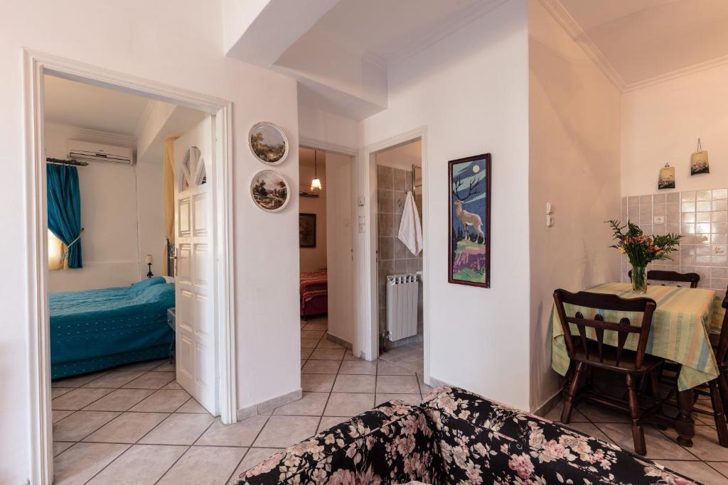 Postel nebo postele na pokoji v ubytování Yianna Hotel