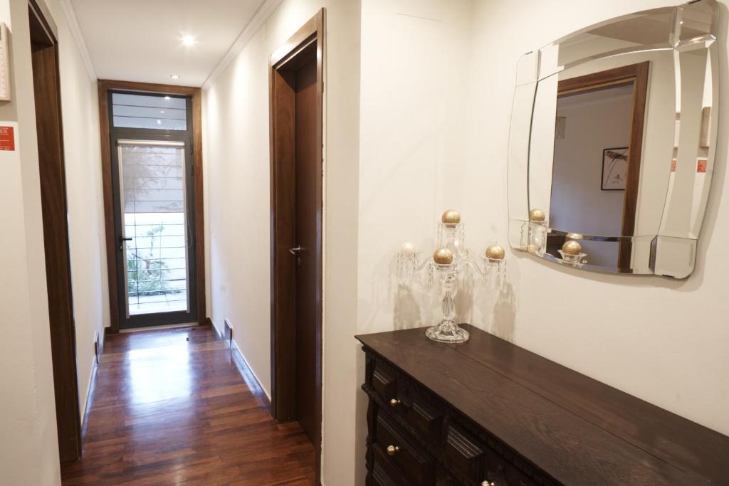 Happily Ever Lisbon - 17