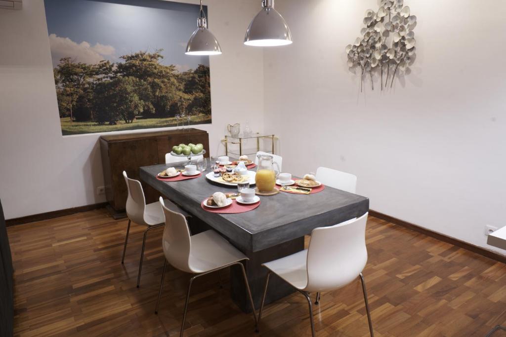 Happily Ever Lisbon - 15