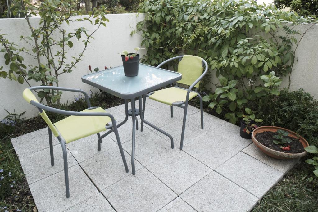 Happily Ever Lisbon - 9