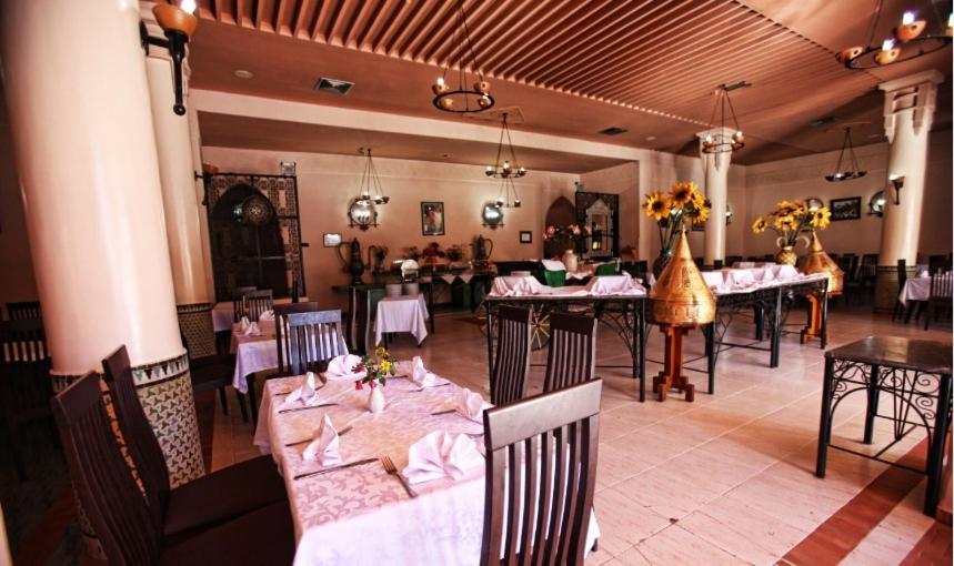 Restaurace v ubytování Hotel Club Hanane