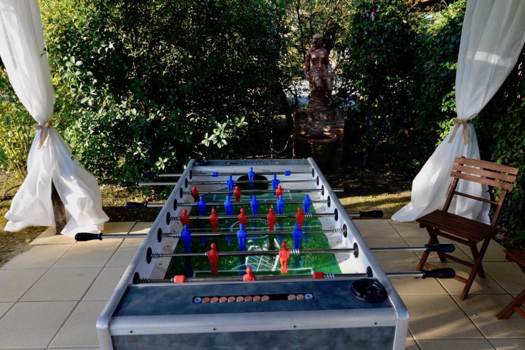 Stolní tenis v ubytování Borgo Ai Lecci nebo okolí