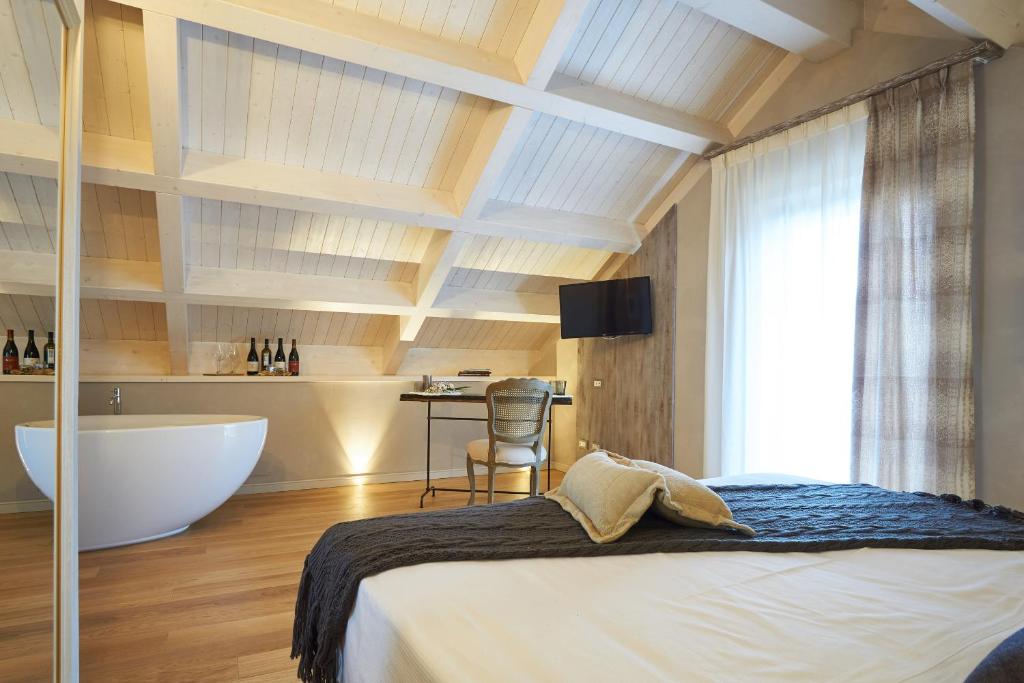 Relais Villa Miraglia - Chambre Triple De Luxe Avec Baignoire