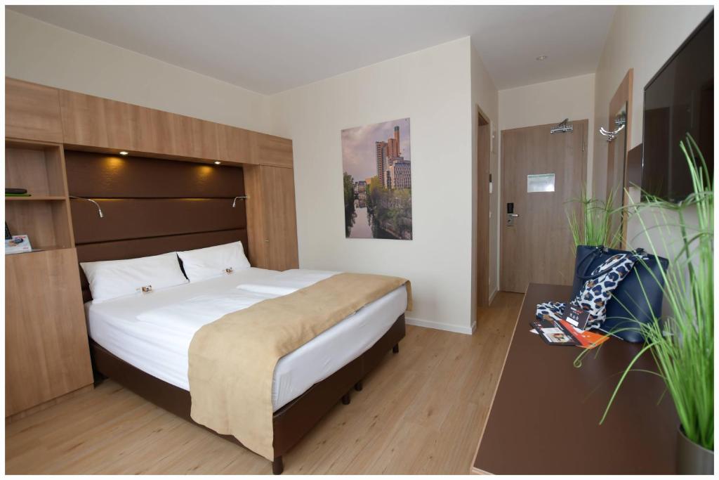 Motel Plus Berlin - Resim 38