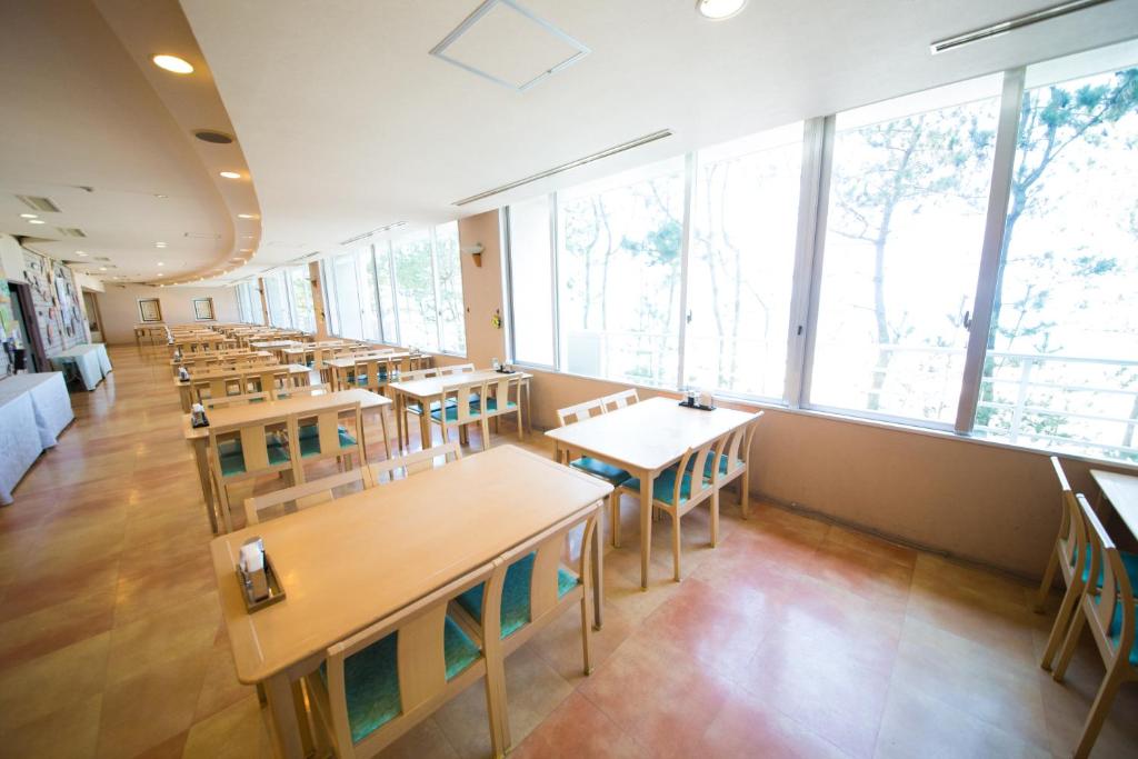 Restaurace v ubytování Senjoen