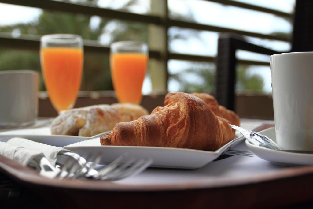 Comida en o cerca de este hotel