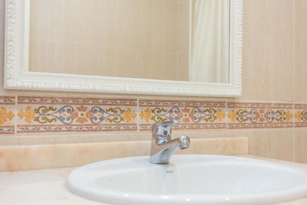 A bathroom at Dénia FRONT BEACH Apartment