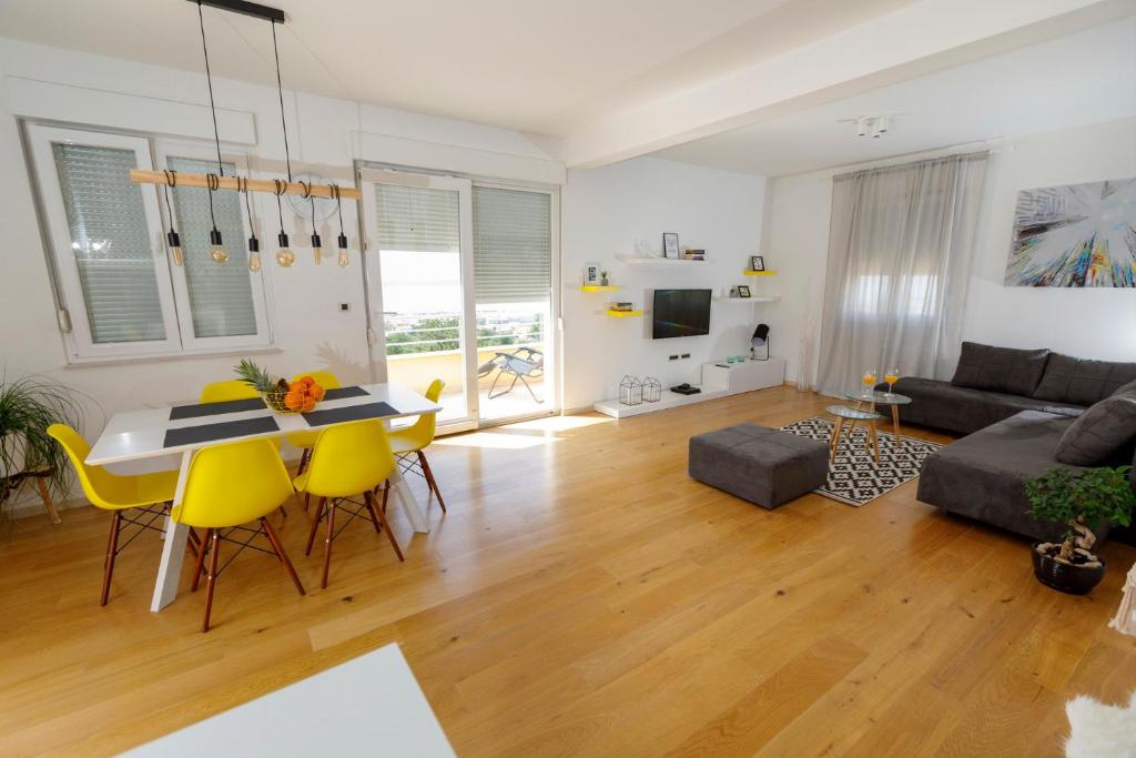 Posedenie v ubytovaní Luxury Villa Castrum