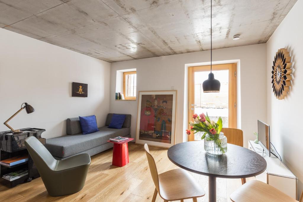 FRIZ Barn Lofts Stylische Ferienwohnungen Garten Parkplatz Zentral - Deluxe One-Bedroom Apartment With Garden View