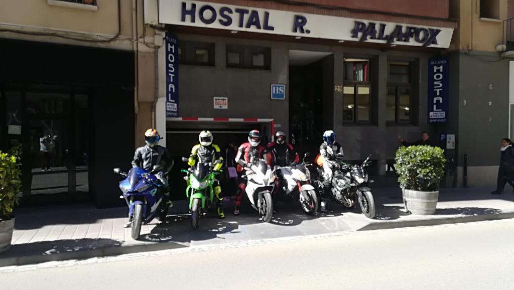 Fotografie z fotogalerie ubytování Hostal Palafox v destinaci Barbastro