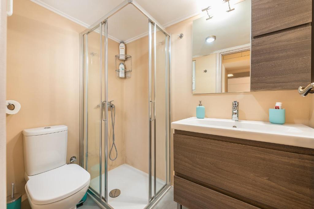 Kúpeľňa v ubytovaní Stylish Athenian Flat