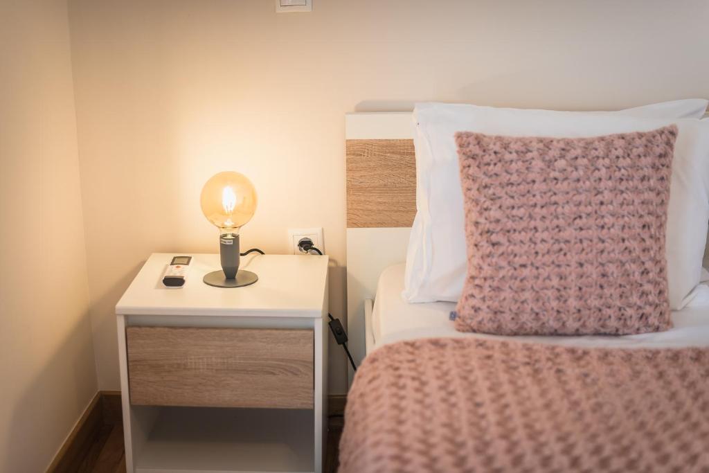 Posteľ alebo postele v izbe v ubytovaní Stylish Athenian Flat