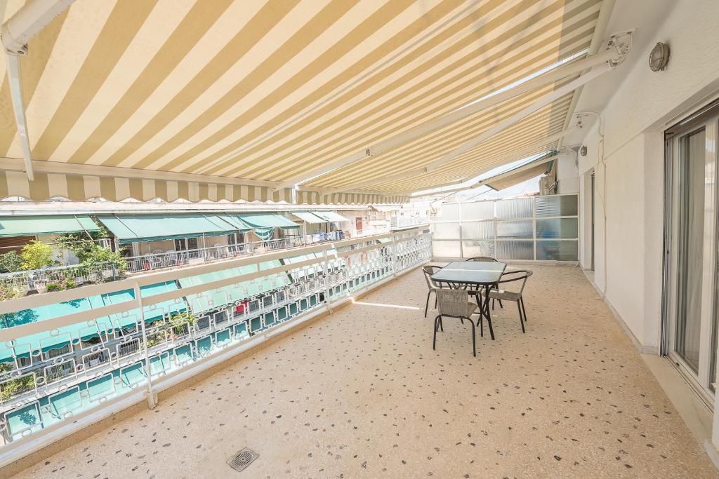 Balkón alebo terasa v ubytovaní Stylish Athenian Flat