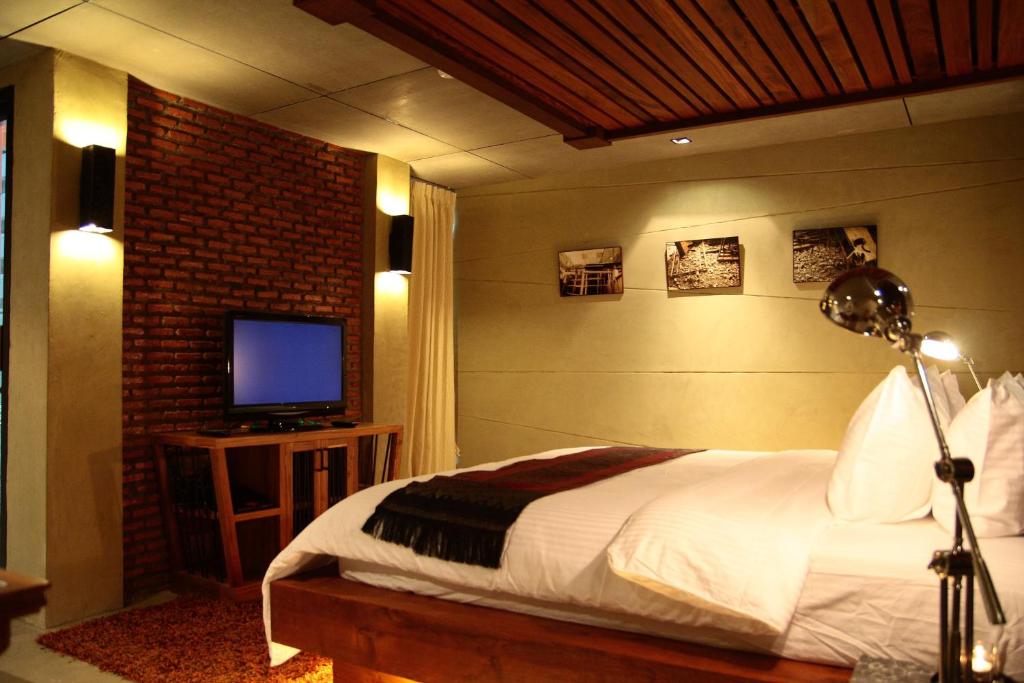 
Deluxe Suite with Spa Bath
