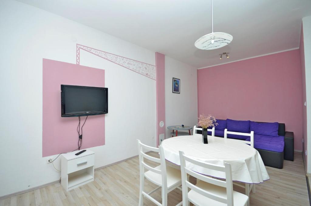 TV a/nebo společenská místnost v ubytování Blue House Sibenik