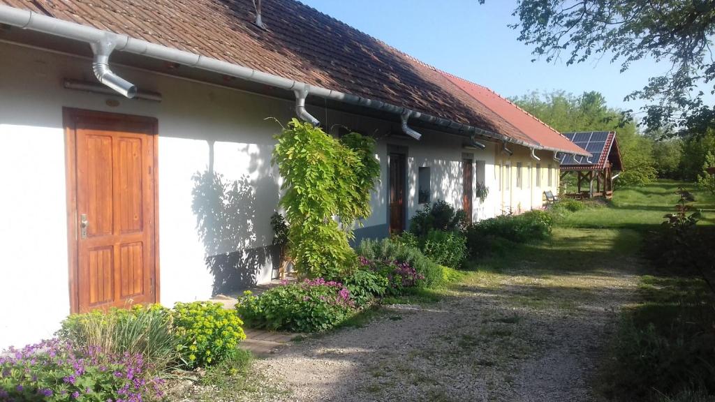 Zahrada ubytování Rigófütty Vendégház