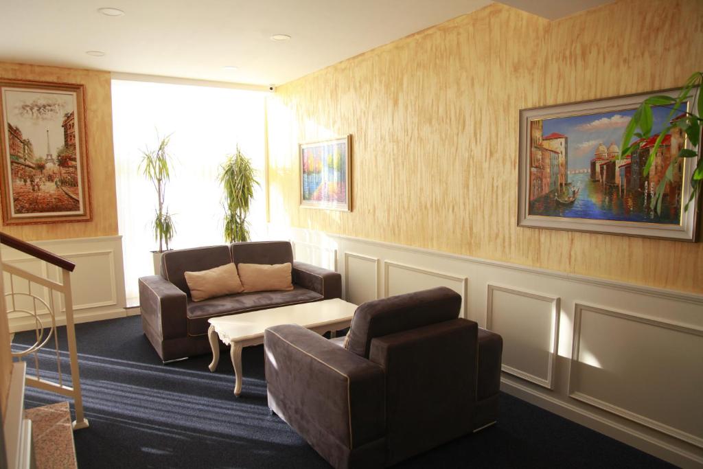 Posezení v ubytování Rozafa Hotel