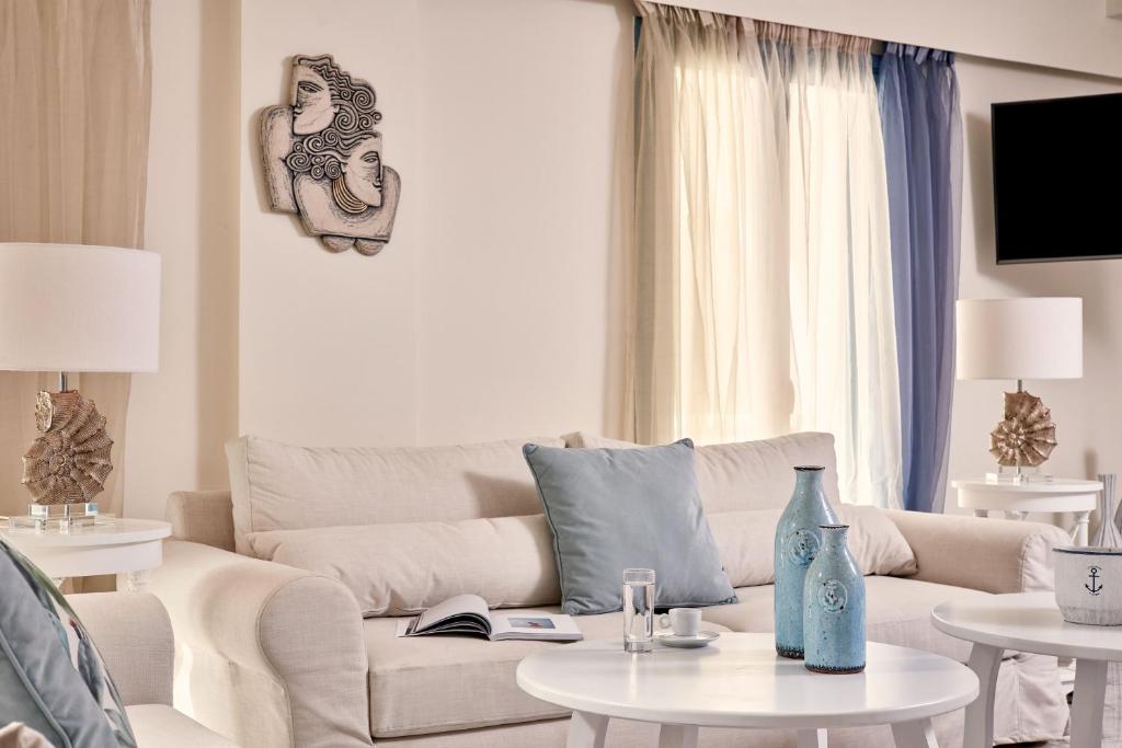 Posezení v ubytování Lagos Mare Hotel
