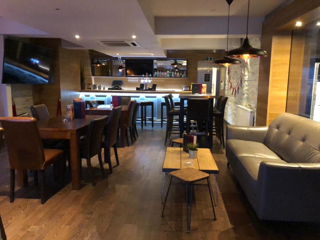 The Wolf Inn 4
