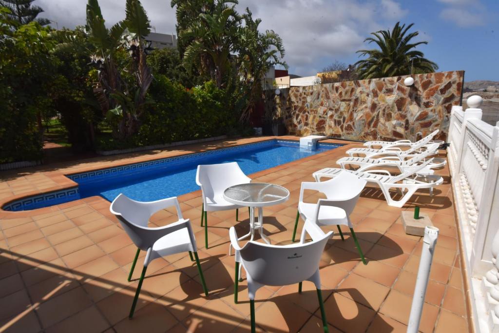 Basen w obiekcie Casa El tonelero con jardín y piscina privada lub w pobliżu