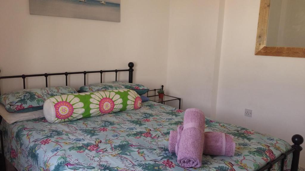 Athena and The Owl Beachside Apt - Two-Bedroom Townhouse