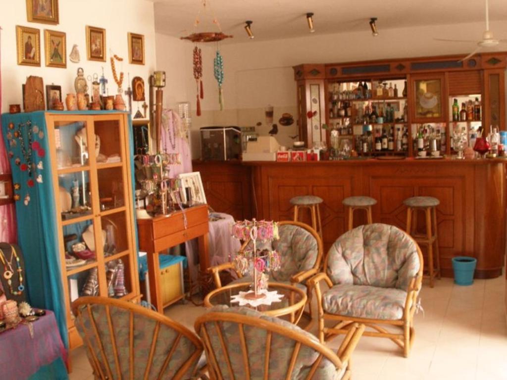Lounge nebo bar v ubytování Hotel Alexandros