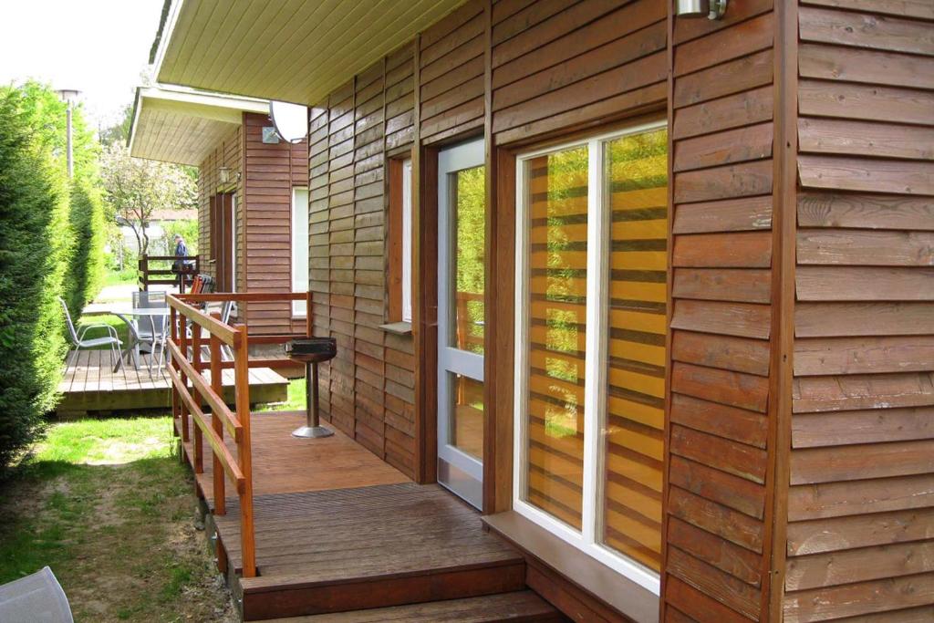 Balkón nebo terasa v ubytování Bungalowpark Zinglingsberg by Rujana